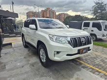 Cargar imagen en el visor de la galería, Toyota Prado Txl Modelo 2020
