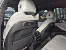 Cargar imagen en el visor de la galería, BMW X6 XDRIVE40I Modelo 2024
