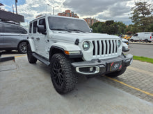 Cargar imagen en el visor de la galería, Jeep Wrangler Sahara Modelo 2023
