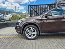 Cargar imagen en el visor de la galería, Mercedes-Benz Gla 200 Modelo 2017
