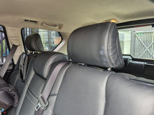Cargar imagen en el visor de la galería, Toyota Prado Vx Modelo 2020 BLINDADA
