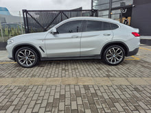 Cargar imagen en el visor de la galería, BMW X4 XDRIVE30I Modelo 2020
