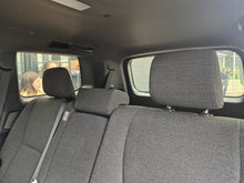 Cargar imagen en el visor de la galería, Toyota Land Cruiser TX Modelo 2025

