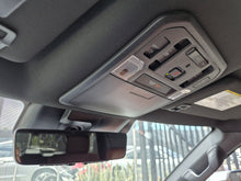 Cargar imagen en el visor de la galería, Toyota Sequoia 1794 TRD Modelo 2026
