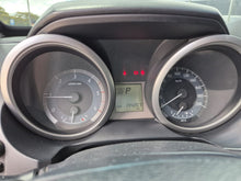 Cargar imagen en el visor de la galería, Toyota Prado TXL Modelo 2015
