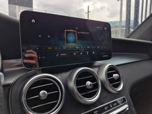 Cargar imagen en el visor de la galería, Mercedes-Benz GLC 300 E 4Matic Modelo 2022
