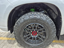Cargar imagen en el visor de la galería, Toyota Prado TXL Modelo 2015
