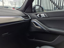 Cargar imagen en el visor de la galería, BMW X6 M50I Modelo 2022
