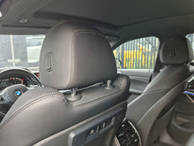 Cargar imagen en el visor de la galería, BMW X6 M50I Modelo 2022
