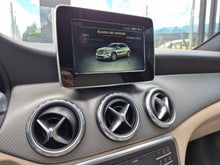 Cargar imagen en el visor de la galería, Mercedes-Benz Gla 200 Modelo 2017
