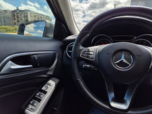 Cargar imagen en el visor de la galería, Mercedes-Benz GLA200 Modelo 2020
