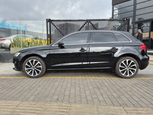 Cargar imagen en el visor de la galería, Audi A3 Sportback Modelo 2020

