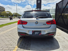 Cargar imagen en el visor de la galería, BMW 120I Modelo 2017
