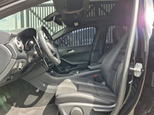 Cargar imagen en el visor de la galería, Mercedes-Benz A200 Modelo 2018
