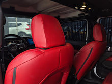 Cargar imagen en el visor de la galería, Jeep Wrangler Sahara Modelo 2023

