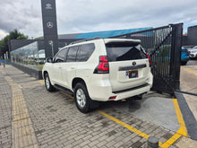Cargar imagen en el visor de la galería, Toyota Prado Txl Modelo 2020
