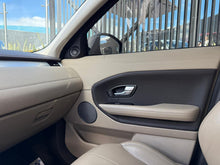 Cargar imagen en el visor de la galería, RANGE ROVER EVOQUE Modelo 2017
