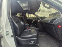 Cargar imagen en el visor de la galería, Toyota Prado Txl Modelo 2020
