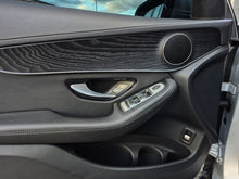Cargar imagen en el visor de la galería, Mercedes-Benz GLC 300 4MATIC Modelo 2020
