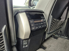 Cargar imagen en el visor de la galería, Toyota Prado Vx Modelo 2020 BLINDADA
