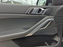 Cargar imagen en el visor de la galería, BMW X6 M50I Modelo 2022
