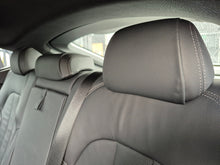 Cargar imagen en el visor de la galería, BMW X6 M50I Modelo 2022
