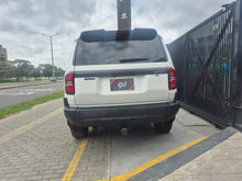 Cargar imagen en el visor de la galería, Toyota Land Cruiser TX Modelo 2025
