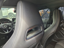 Cargar imagen en el visor de la galería, Mercedes-Benz A200 Modelo 2018
