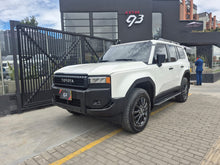 Cargar imagen en el visor de la galería, Toyota Land Cruiser TX Modelo 2025
