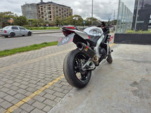 Cargar imagen en el visor de la galería, Aprilia RSV4 1100 E5 Modelo 2022
