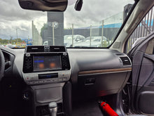 Cargar imagen en el visor de la galería, Toyota Prado Vx Modelo 2020 BLINDADA
