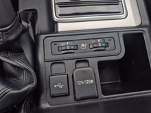 Cargar imagen en el visor de la galería, Toyota Prado TXL Modelo 2024
