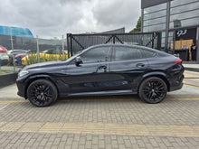 Cargar imagen en el visor de la galería, BMW X6 M50I Modelo 2022
