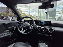 Cargar imagen en el visor de la galería, Mercedes-Benz A200 Modelo 2019
