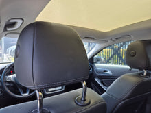Cargar imagen en el visor de la galería, Mercedes-Benz GLA200 Modelo 2020
