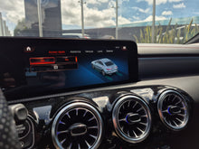 Cargar imagen en el visor de la galería, Mercedes-Benz CLA 180 Modelo 2022
