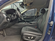Cargar imagen en el visor de la galería, BMW 530I Modelo 2021

