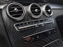Cargar imagen en el visor de la galería, Mercedes-Benz Glc 300 e 4matic Modelo 2022
