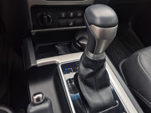 Cargar imagen en el visor de la galería, Toyota Prado TXL Modelo 2024
