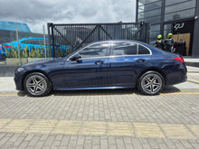 Cargar imagen en el visor de la galería, Mercedes-Benz C200 Modelo 2022
