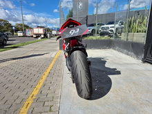 Cargar imagen en el visor de la galería, DUCATI PANIGALE V4 Modelo 2019
