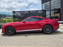 Cargar imagen en el visor de la galería, Ford Mustang GT Modelo 2024
