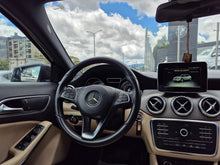 Cargar imagen en el visor de la galería, Mercedes-Benz Gla 200 Modelo 2017
