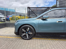 Cargar imagen en el visor de la galería, BMW IX XDRIVE40 Modelo 2022
