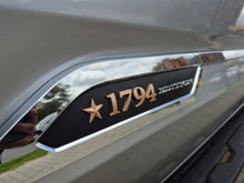 Cargar imagen en el visor de la galería, Toyota Sequoia 1794 TRD Modelo 2026
