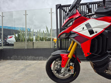 Cargar imagen en el visor de la galería, Ducati Multistrada V4 Pikes peak Modelo 2022
