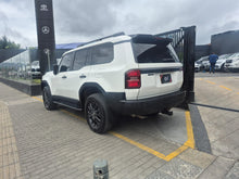 Cargar imagen en el visor de la galería, Toyota Land Cruiser TX Modelo 2025
