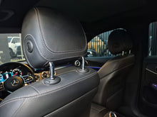 Cargar imagen en el visor de la galería, Mercedes-Benz GLC 300 4MATIC Modelo 2020
