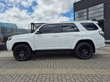 Cargar imagen en el visor de la galería, Toyota 4Runner Modelo 2021
