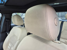 Cargar imagen en el visor de la galería, Mercedes-Benz Gla 200 Modelo 2017
